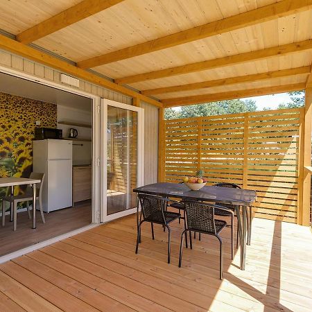 Adriamar Mobile Homes In Camping Park Umag Bagian luar foto