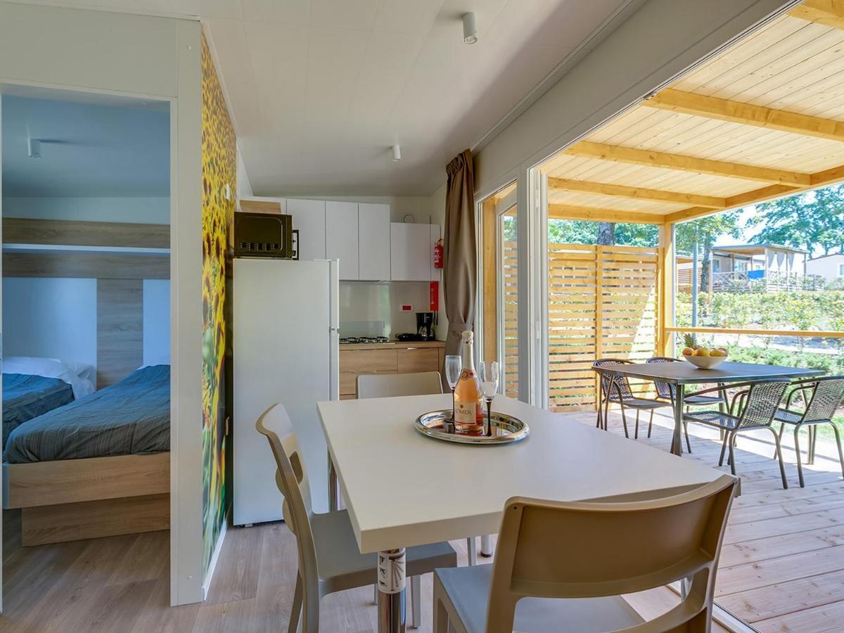 Adriamar Mobile Homes In Camping Park Umag Bagian luar foto