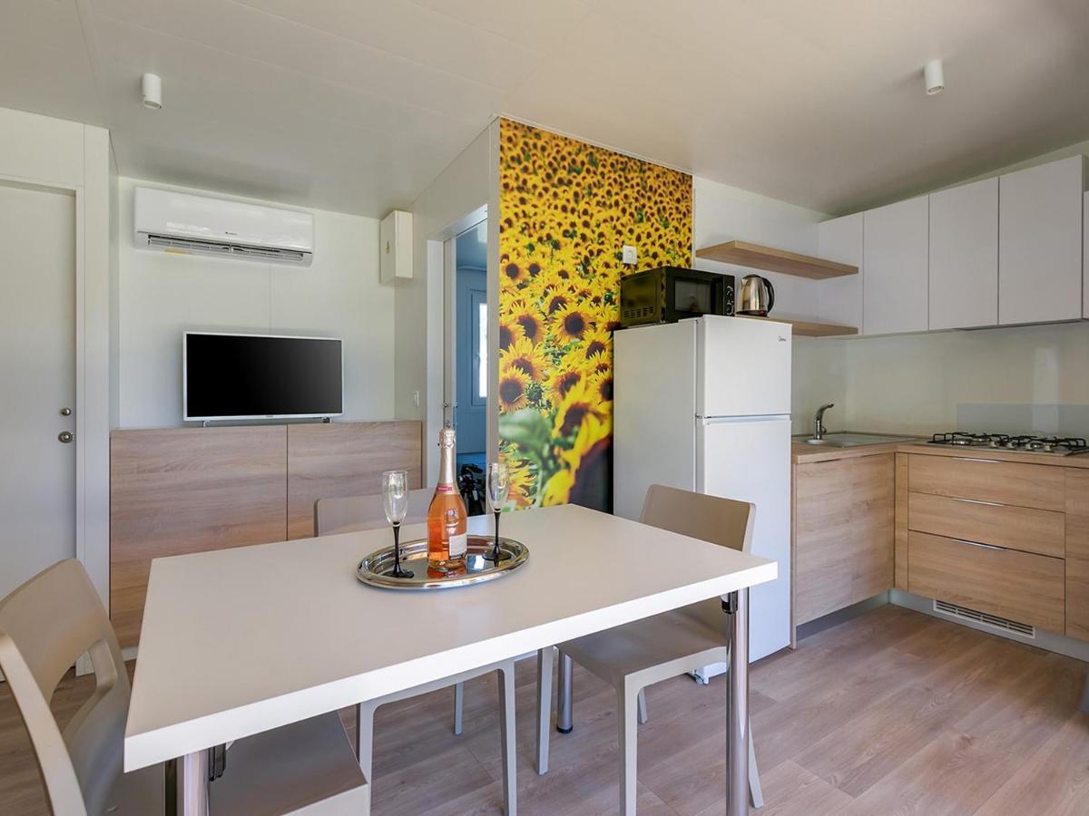 Adriamar Mobile Homes In Camping Park Umag Bagian luar foto