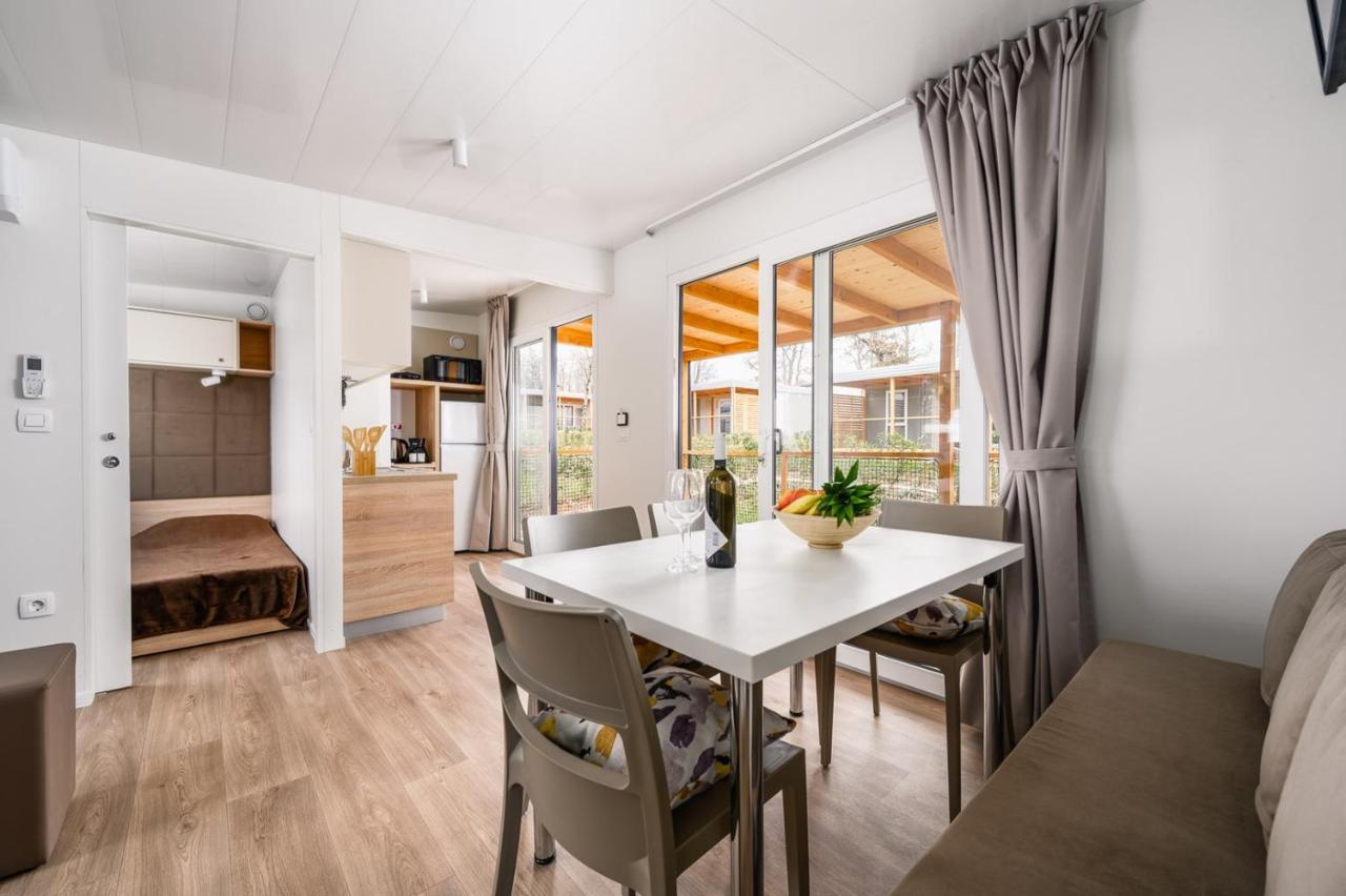 Adriamar Mobile Homes In Camping Park Umag Bagian luar foto