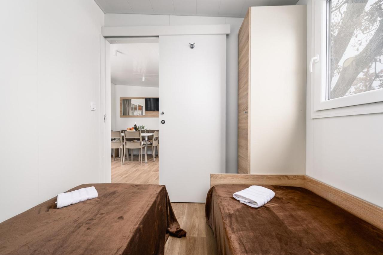 Adriamar Mobile Homes In Camping Park Umag Bagian luar foto